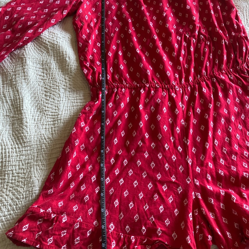 Red Patterned Off-Shoulder Romper - Picture 8 of 9